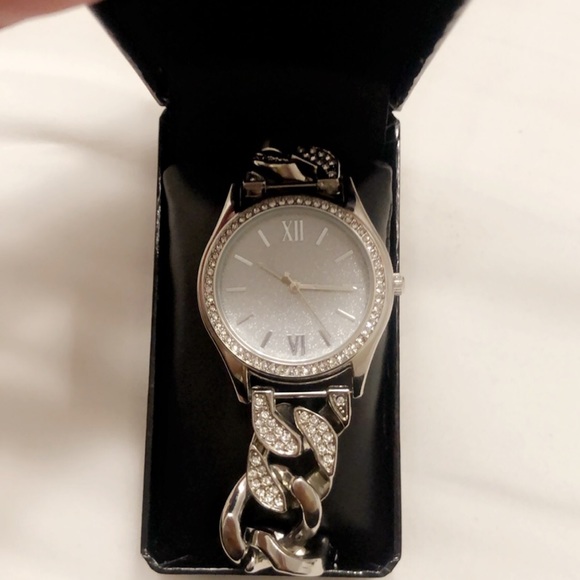 Geneva Accessories - Women’s watch